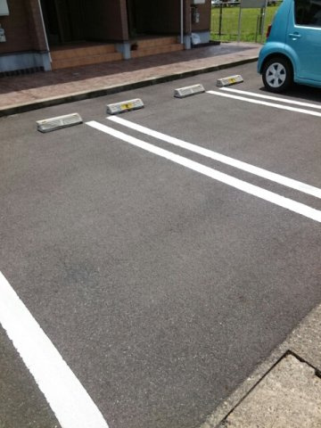 パストラーレの駐車場