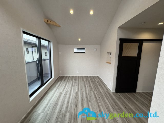 藤沢市本鵠沼５丁目　新築戸建　全２棟B号棟の居間・リビング