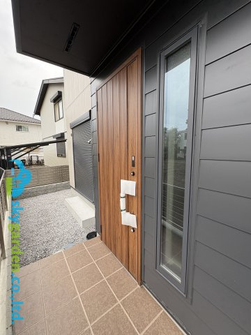 藤沢市本鵠沼５丁目　新築戸建　全２棟B号棟の玄関