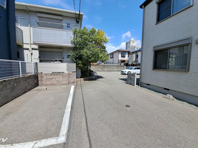 PETIT COURTの駐車場