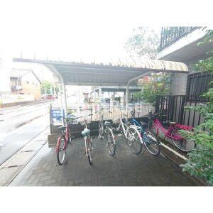 ファミリア岩倉の洗面所