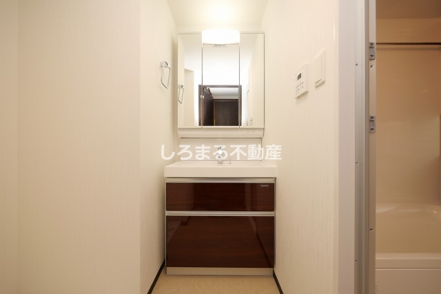レオングラン本町橋の独立洗面台