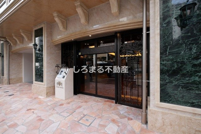 レオングラン本町橋のエントランス