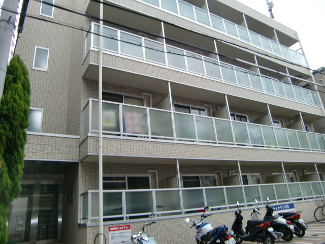 シャトラン弓木五番館の外観
