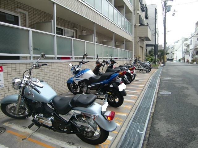 シャトラン弓木五番館のその他共用部分|バイク置場