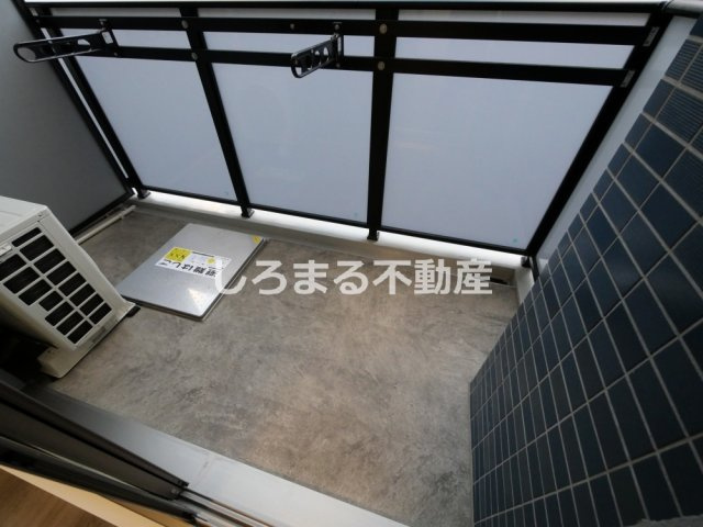 プレサンス堺筋本町エグゼブランのバルコニー