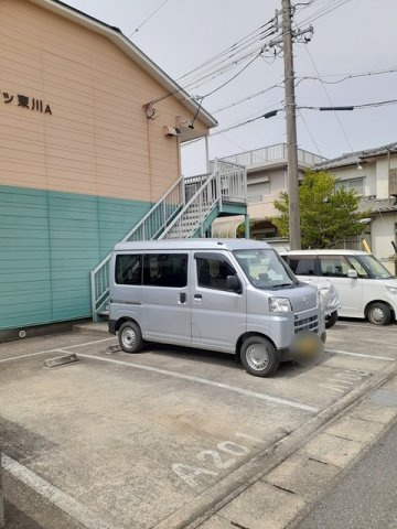 シティハイツ東川Ａの駐車場