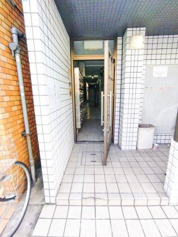 エホールⅡのエントランス