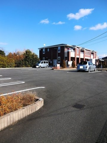 【駐車場】 | ラフレシール | 駐車場完備です