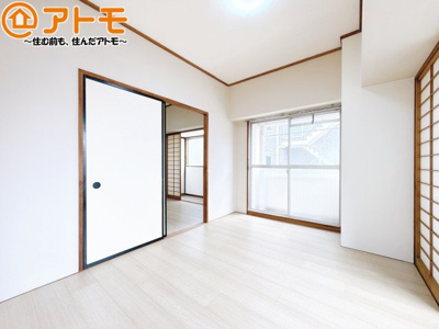 【子供部屋】 | オレンジマンション | 壁と床がシンプルな色合いだからこそ自分だけの空間を作れます♪お部屋作りのイメージは順調でしょうか♪