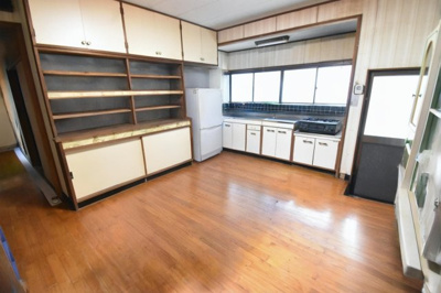 【キッチン】 | 鹿屋市新生町　中古戸建 | AI家具消しを使用しています。
