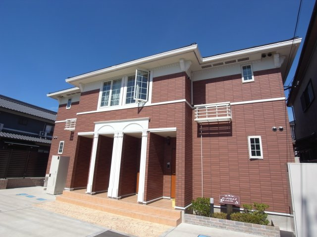 橿原市雲梯町のアパート