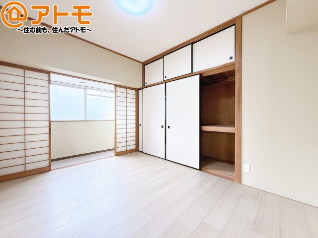 【寝室】 | オレンジマンション | 収納スペースもしっかり確保したお部屋は、収納家具の数も減らせるのでお部屋を広く使えます！