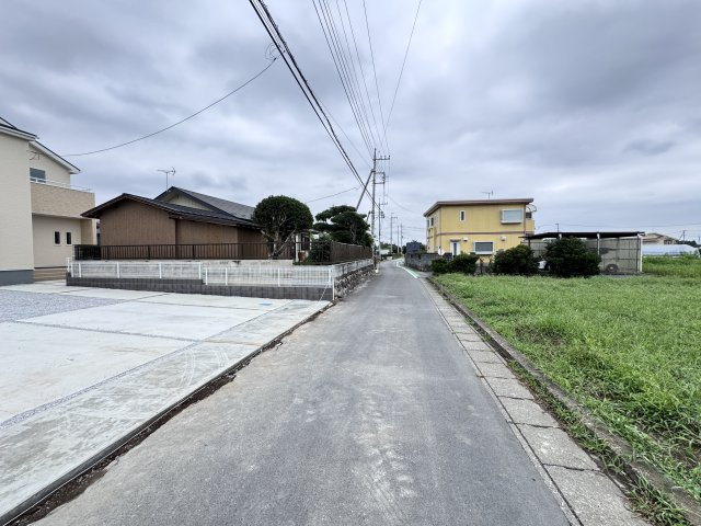 新築　高崎市南新波町第2　Livele Garden.S　1号棟の前面道路含む現地写真|南側接道幅員約4ｍ
