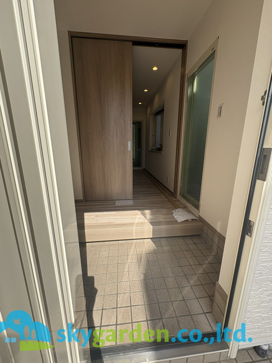 藤沢市辻堂新町１丁目　中古戸建　全１棟の玄関