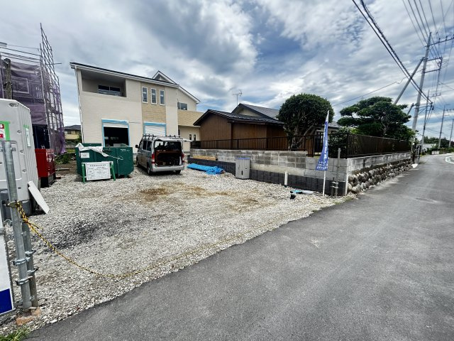 新築　高崎市南新波町第2　Livele Garden.S　2号棟の前面道路含む現地写真|南側接道幅員約4ｍ
