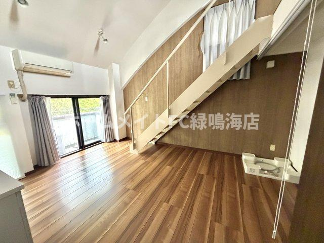 アートハウス鹿山の居間・リビング