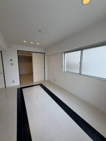 ワコーレ板宿の洋室