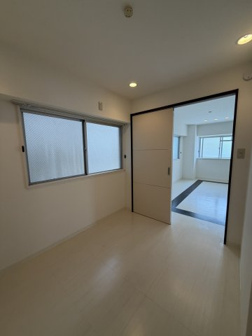 ワコーレ板宿の洋室