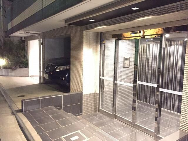 ルリオン代々木のエントランス