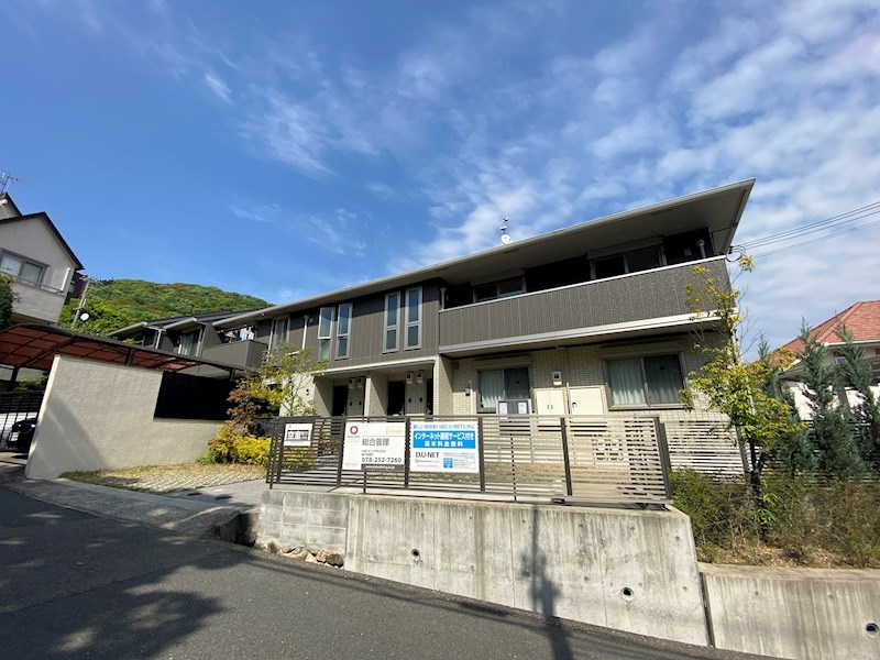 グリーンレジデンス岡本の外観