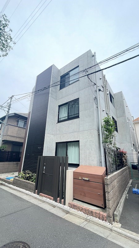 ウェルスクエアイズム都立大学の外観