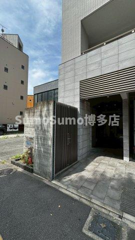 アルティザ博多駅前の駐車場|駐車場完備です