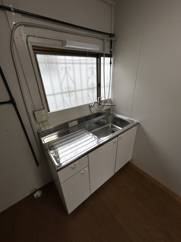 兵庫県尼崎市瓦宮アパートのキッチン|使いやすいキッチンです
