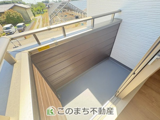 【バルコニー】 | いろどりアイタウン古河市諸川23-P1　 | 2箇所のバルコニーでたくさんのお洗濯物を外干し可能☆