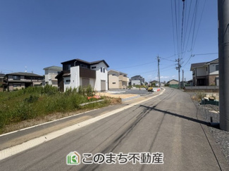 【前面道路含む現地写真】 | いろどりアイタウン古河市諸川23-P1　 | 前面道路含む現地写真