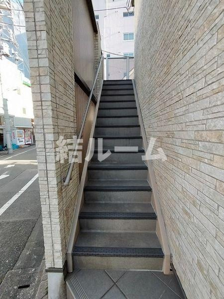 北区滝野川７丁目のアパートのエントランス