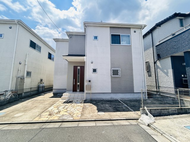 あきる野市牛沼/中古戸建/セカンドハウス利用のため室内大変キレイです♪の外観|アクセントが素敵な外観♪