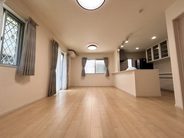 あきる野市牛沼/中古戸建/セカンドハウス利用のため室内大変キレイです♪の居間・リビング|使い勝手に優れたリビングダイニング♪