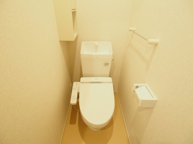 【トイレ】 | エクセレント本城Ａ | ゆったりとした空間のトイレです