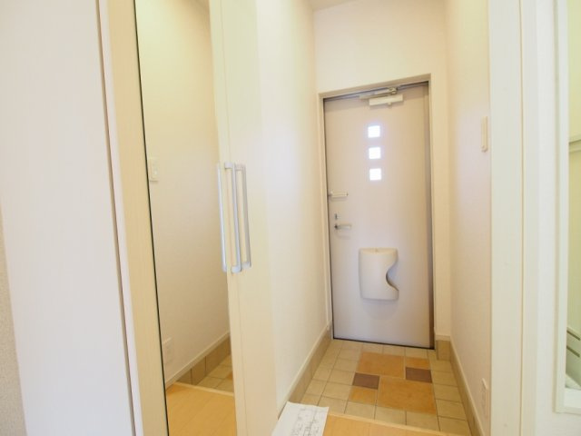 【玄関】 | エクセレント本城Ａ | ゆったりとした玄関です