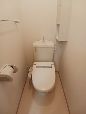 ゆったりとした空間のトイレです