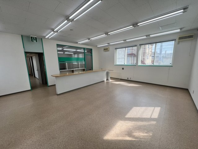 浦幌貸店舗1のロビー