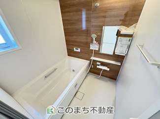 【浴室】 | いろどりアイタウン古河市諸川23-P1　 | 足を延ばしてゆったり入れる一坪風呂♪1日の疲れを癒してください♪