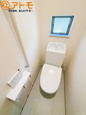 【トイレ】 | 葵区田町7期　新築戸建　E号棟 | 年代を問わず使いやすい洗浄機能付きのトイレ♪肌への負担をも減らせるのでお子様の敏感なお肌も安心！