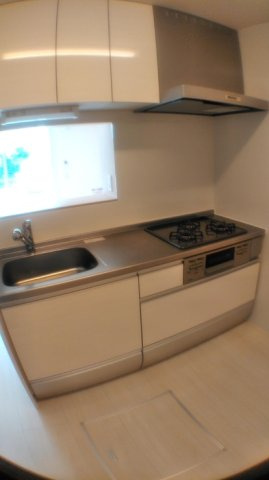 ☆３口コンロ付システムキッチン☆