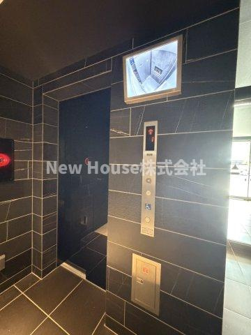 ZOOM池袋Westのエントランス