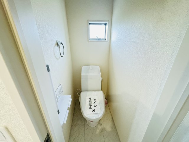 新築　前橋市総社町植野第2　Livele Garden.S　2号棟のトイレ|現地写真　節水タイプのウォシュレット付きトイレ、水道料節約に一役買います！
