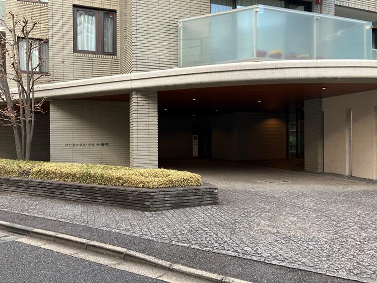 パークハウス・ジオ六番町のエントランス|ゆとりのあるエントランスです