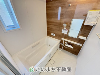 【浴室】 | いろどりアイタウン古河市諸川23-P1　 | 足を延ばしてゆったり入れる一坪風呂♪1日の疲れを癒してください♪