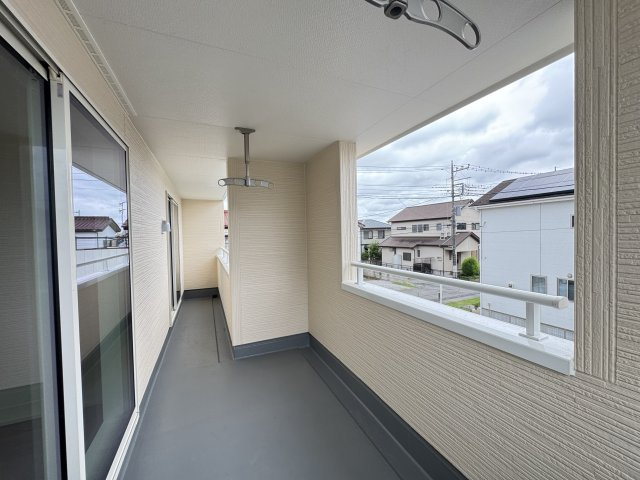 新築　前橋市総社町植野第2　Livele Garden.S　3号棟のバルコニー|現地写真　日当たりの良い広々バルコニー！どのお部屋からも行き来できます。							
