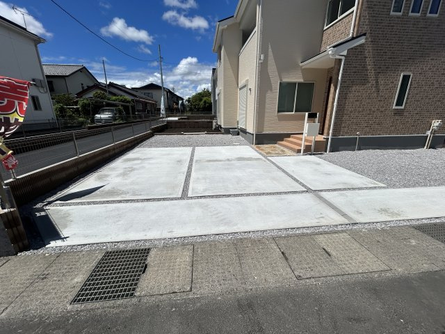 新築　前橋市総社町植野第2　Livele Garden.S　3号棟の駐車場|現地写真　駐車スペースは並列2台分可能です！
