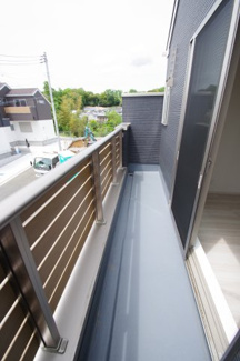 【外観：施工例】 | 【仲介手数料無料！！】日野市南平5丁目　新築戸建て（全1棟）1号棟　5099万円 | バルコニー