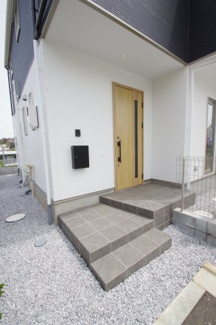 【外観：施工例】 | 【仲介手数料無料！！】日野市南平5丁目　新築戸建て（全1棟）1号棟　5099万円 | エントランス