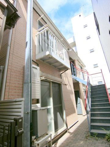 グレース・ミチの外観|2003年4月築　木造地上2階建て総戸数4戸の賃貸アパート
東京都大田区大森北6丁目　京浜急行本線平和島駅徒歩3分