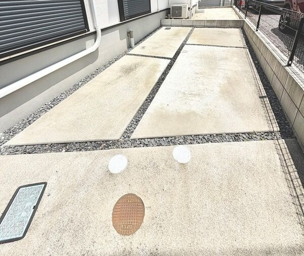 加島新田屋敷戸建の駐車場